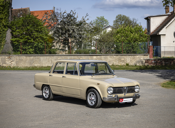 Alfa Romeo Giulia 1300 Super